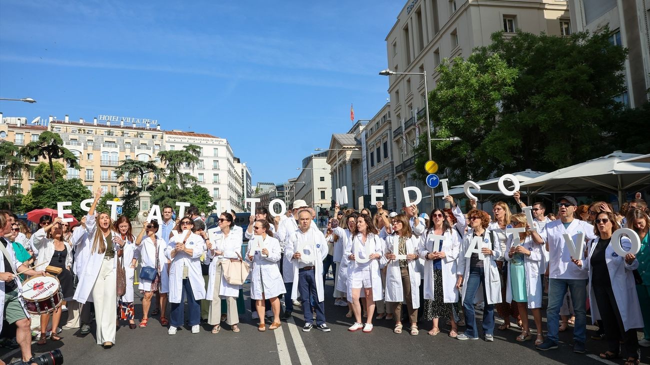 Los médicos vuelven a las calles para exigir un Estatuto Marco propio