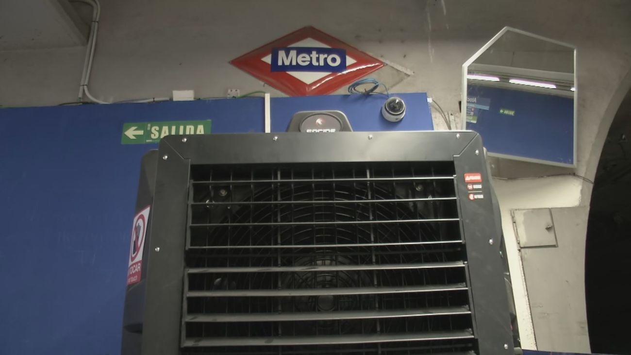 Metro instala 40 equipos de refrigeración en 20 estaciones de las líneas 1 y 5 para climatizar los andenes