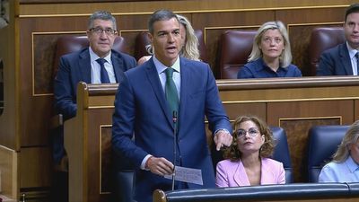 Sánchez llama a sus ministros y prepara medidas "contundentes" ante la crisis tras la salida de Cerdán