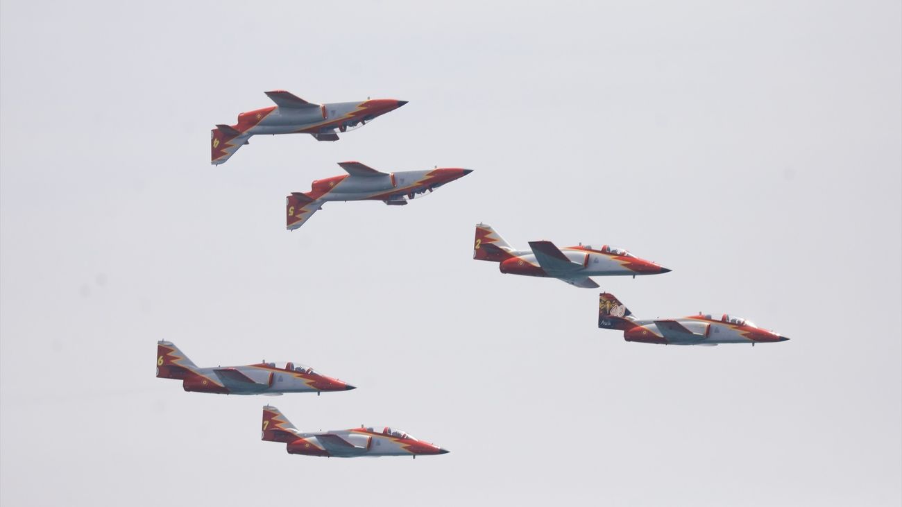 La Patrulla Águila se 'jubila' ante miles de personas después de 40 años en los cielos