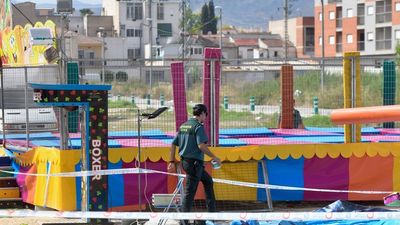 Una niña muere electrocutada y otros 3 menores resultan heridos en una atracción de feria en Murcia