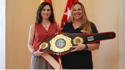 Ayuso recibe a Cristina Álvarez, pentacampeona mundial, y al Ilunión