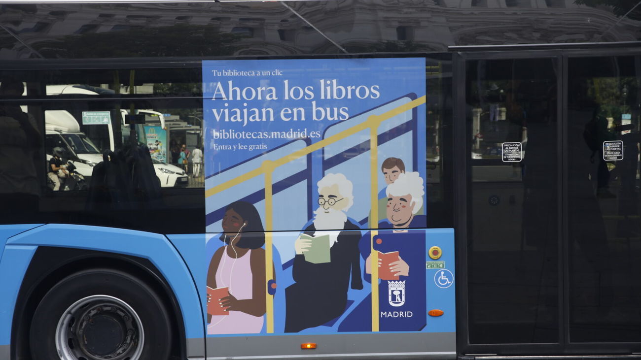 'Tu biblioteca a un clic': convierte tu viaje en autobús en una aventura literaria