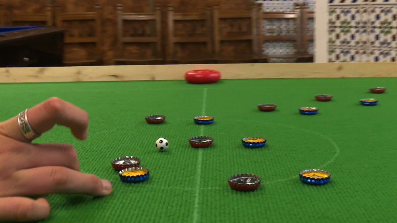 Partido de fútbolchapas en San Sebastián de los Reyes