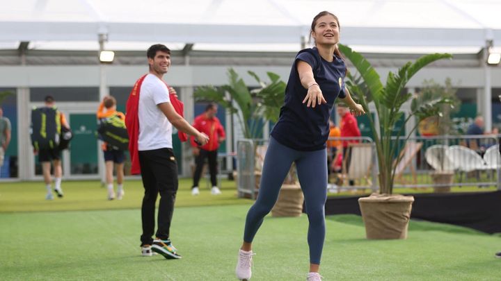 Carlos Alcaraz y Emma Raducanu / @RaducanuNews