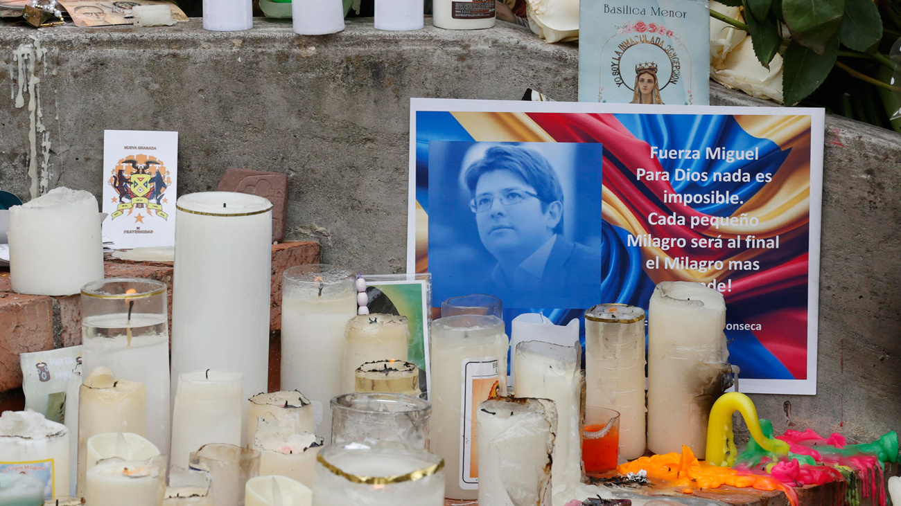 El senador colombiano Miguel Uribe, "extremadamente crítico" tras dos cirugías