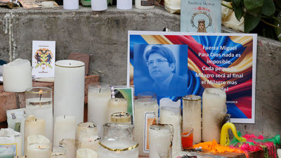 El senador colombiano Miguel Uribe, "extremadamente crítico" tras dos cirugías