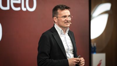 Iberia invertirá 6.000 millones en la próxima década para hacer de Barajas un gran 'hub' europeo