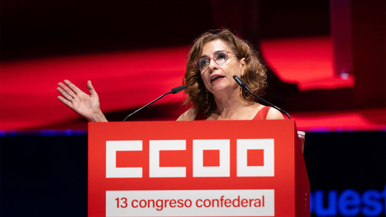 Montero sustituye a Sánchez en CCOO y dice que al Gobierno le "sobran" motivos para continuar