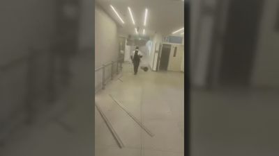 Israel bombardea de nuevo Teherán e Irán responde atacando un hospital israelí