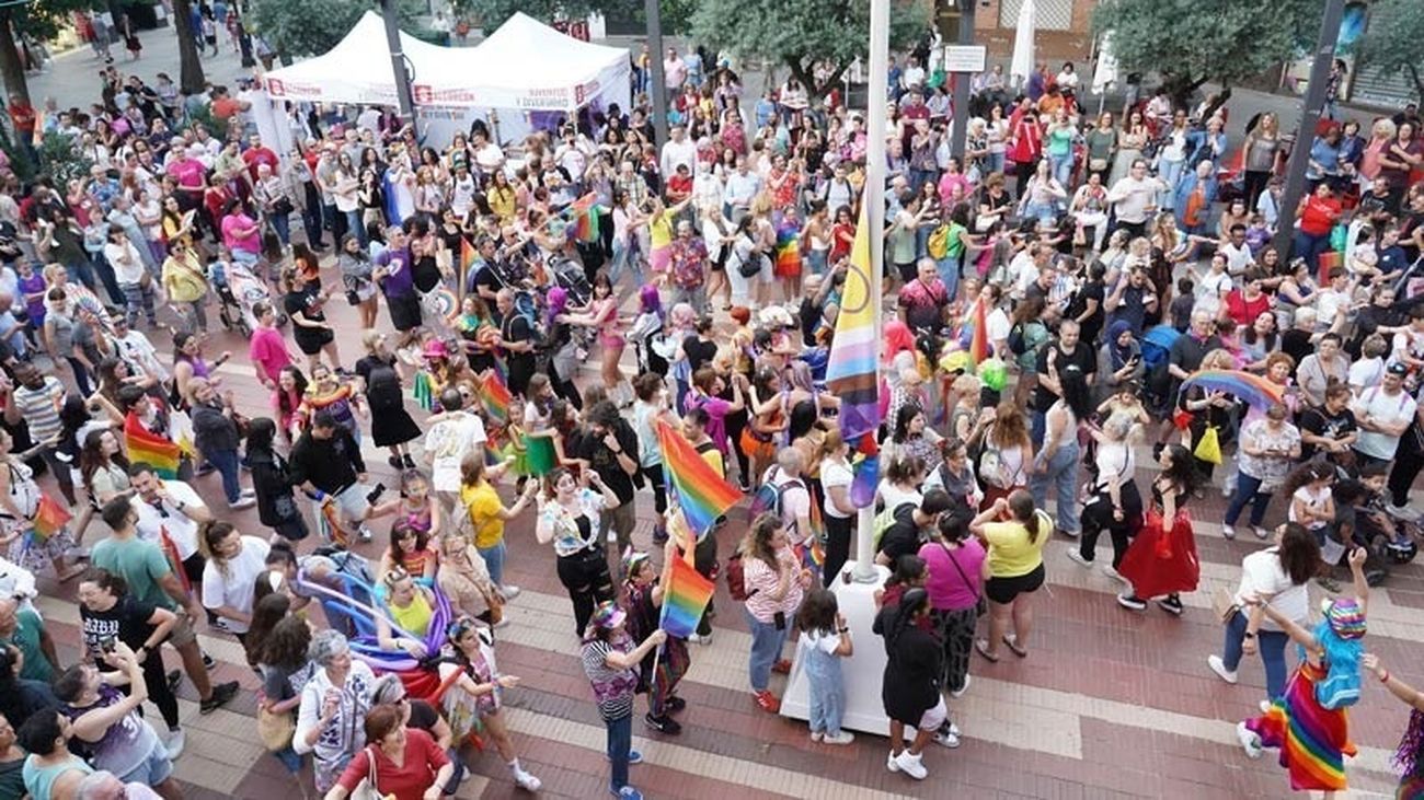 La diversidad se celebra en Alcorcón con la II Marcha del Orgullo LGTBI+, música, flashmob e izado de bandera