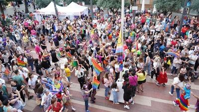 La diversidad se celebra en Alcorcón con la II Marcha del Orgullo LGTBI+, música, flashmob e izado de bandera