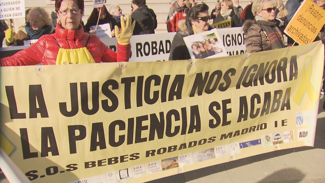 El Defensor del Pueblo pide crear un banco público estatal de ADN para resolver casos de bebés robados