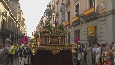 La procesión del Corpus recorre el centro de Madrid con su restaurada custodia