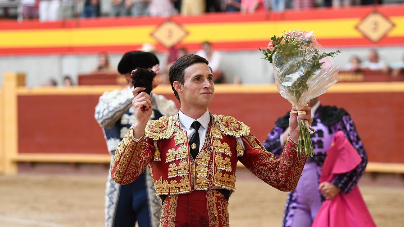 Oreja para Rodríguez, Molina y Burdiel y un buen toro de Fraile de Valdefresno en Moralzarzal