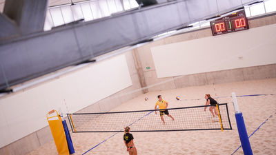 En invierno o en verano:  ya puedes jugar al vóley playa todo el año en Madrid