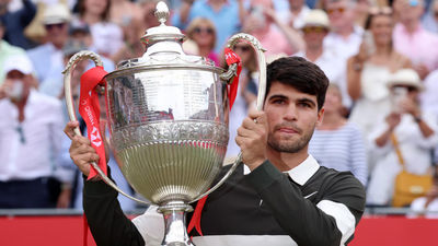 Alcaraz conquista de nuevo Queen's y llega en plena forma a Wimbledon