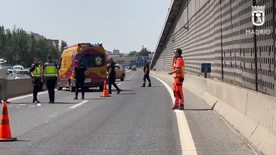 Herido grave un motorista tras sufrir un accidente en la M-30 a la altura de Ventas