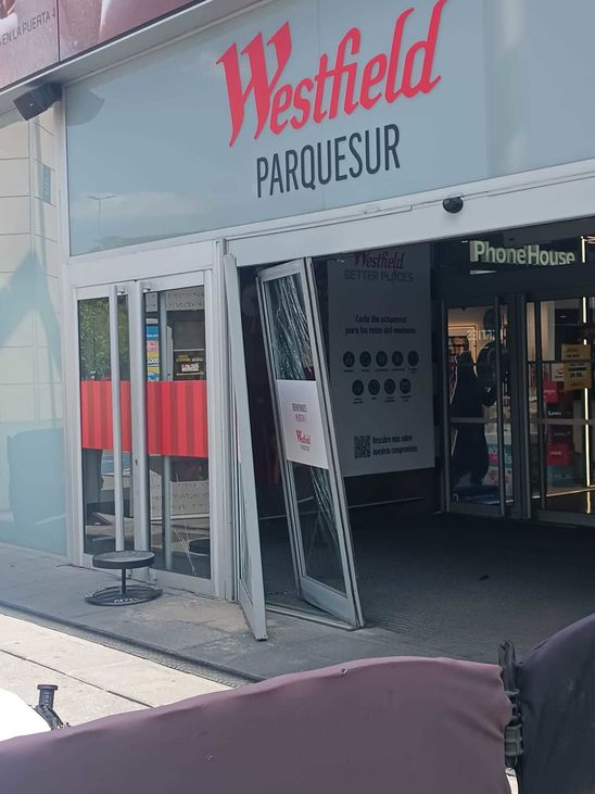 Desalojado el centro comercial Parquesur de Leganés por una fuga de gas