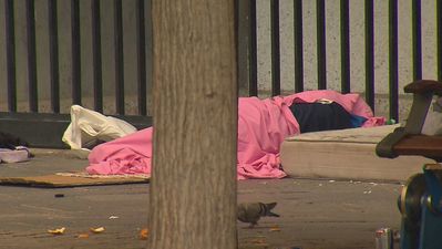 Reclaman al Ayuntamiento de Madrid más medidas ante el aumento de personas sin techo en Usera