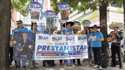 Rancheras y mariachis para reclamar las dietas de los policías nacionales