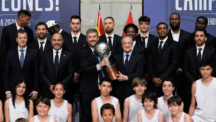 El Real Madrid de baloncesto, en la Real Casa de Correos / EFE