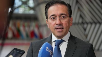 Albares defiende la liberación inmediata de los españoles retenidos por Israel: "No se les debe acusar de nada"