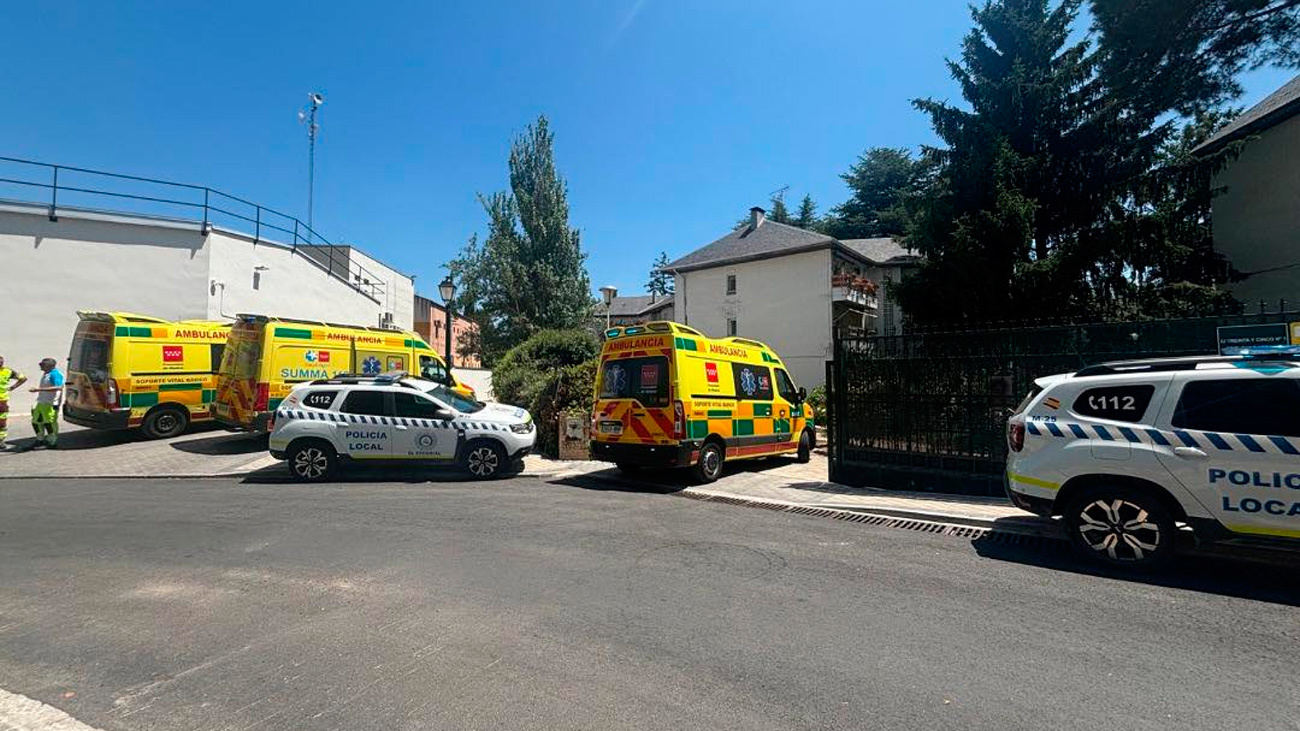 La Policía Local de El Escorial rescata a una mujer de 94 años y a su hijo de 65 en Los Arroyos