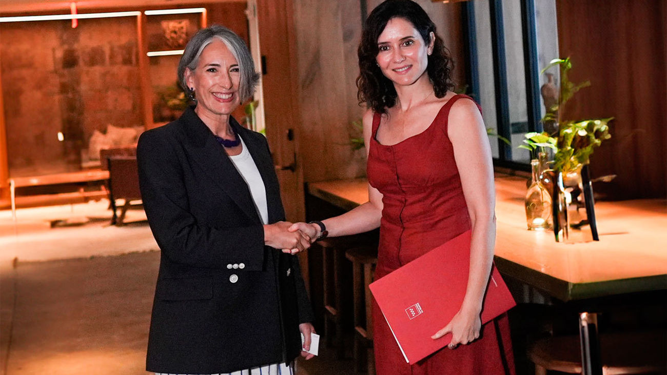 Ayuso cierra con Equinix una inversión de 460 millones para expandir su campus del centro de datos en Alcobendas