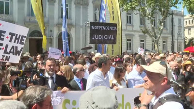 Jueces y fiscales se concentran ante el Supremo contra la 'ley Bolaños'