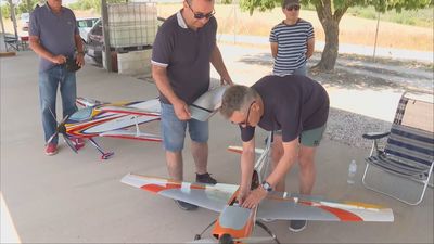 El aeromodelismo de élite conquista el cielo de Villalbilla