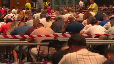 Más de 1.600 aspirantes se examinan en Ifema para convertirse en conductor de EMT Madrid