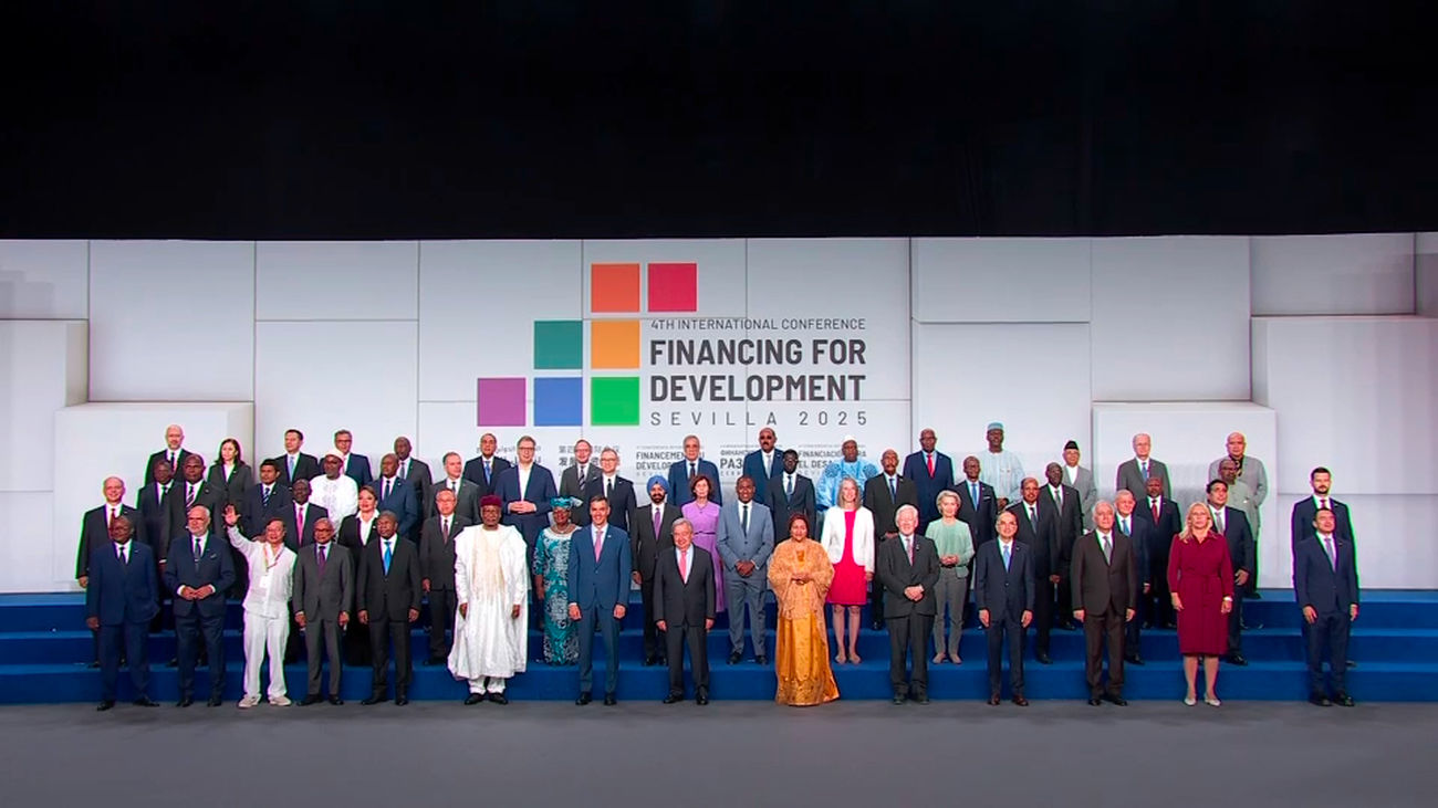 Felipe VI invita a concretar "una hoja de ruta" tangible  en la Conferencia de Sevilla