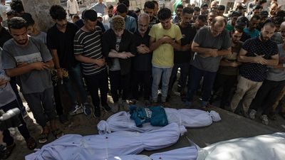 33 muertos en el ataque israelí a una cafetería de la playa de Gaza