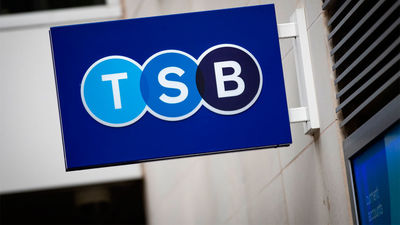 El Santander compra TSB al Sabadell por 3.400 millones de euros