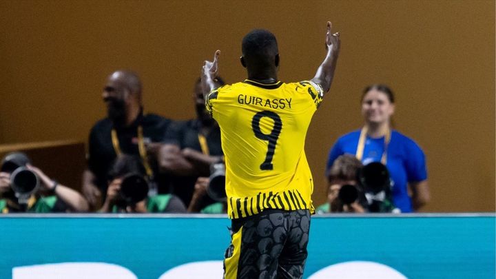 2-1. Guirassy guía al Dortmund tras ganar al Monterrey