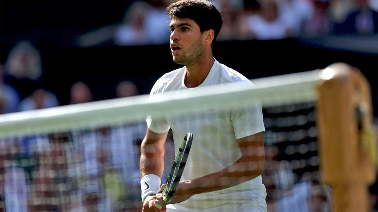 Alcaraz se impone a Tarvet y sella su presencia en la tercera ronda de Wimbledon
