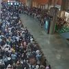 Caos en la T4 de Barajas: Los pasajeros denuncian que, incluso, llegan a perder el avión