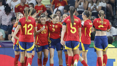 5-0. España se estrena en la Eurocopa con paliza a Portugal