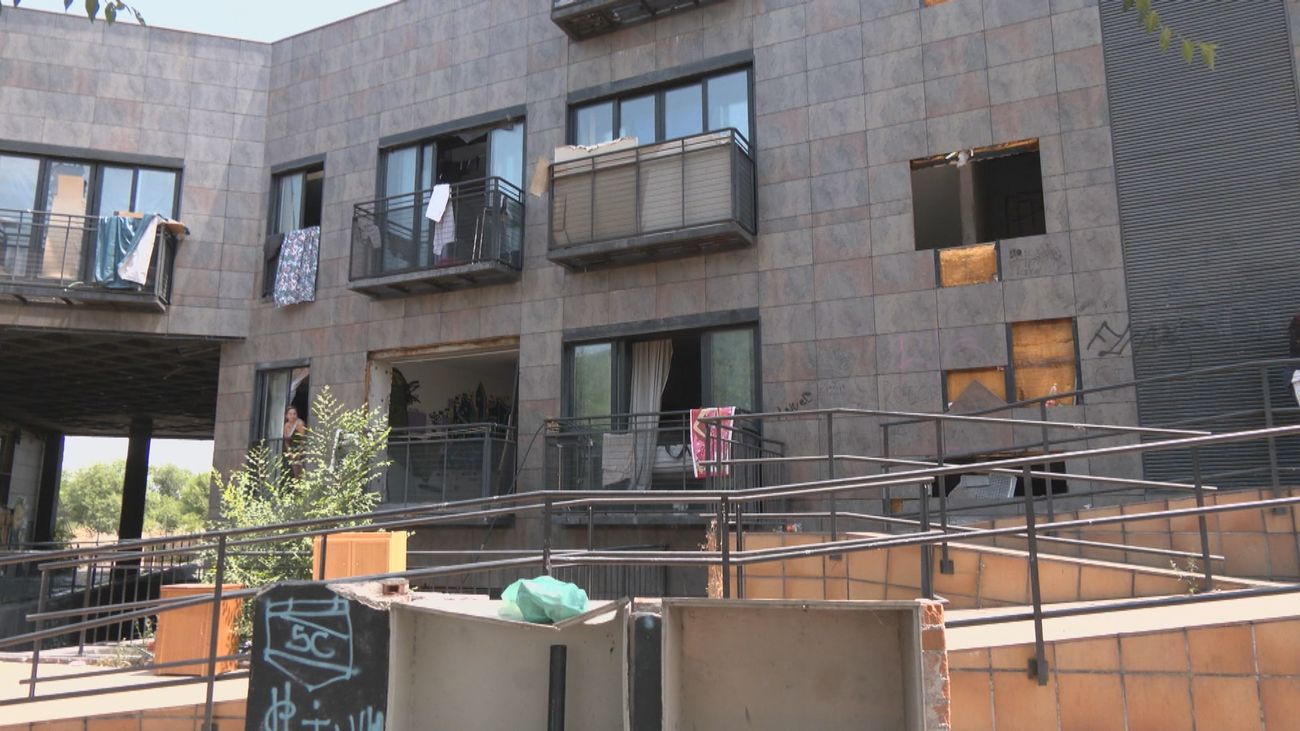 El hotel okupa de San Blas: un lugar donde la venta y consumo de droga ha llegado a otro nivel