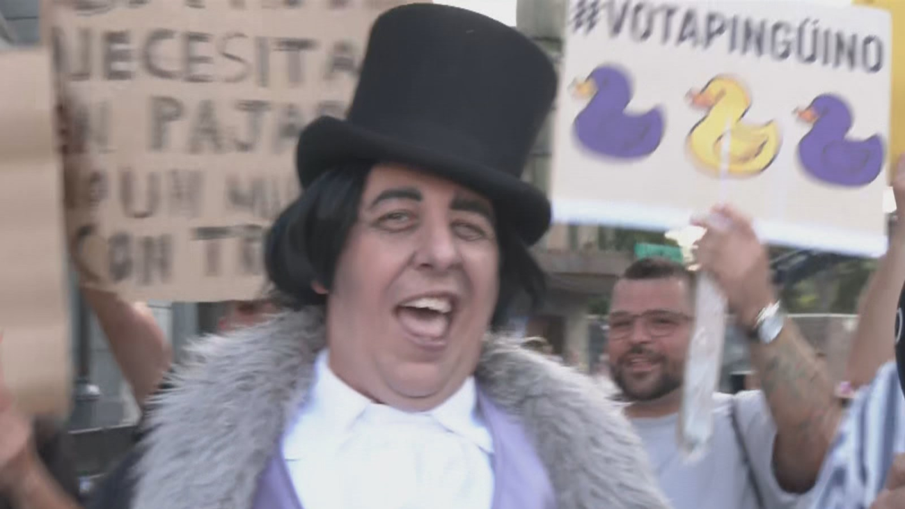 El Parque Warner Madrid estrena un nuevo espectáculo con El Pingüino de Batman como protagonista