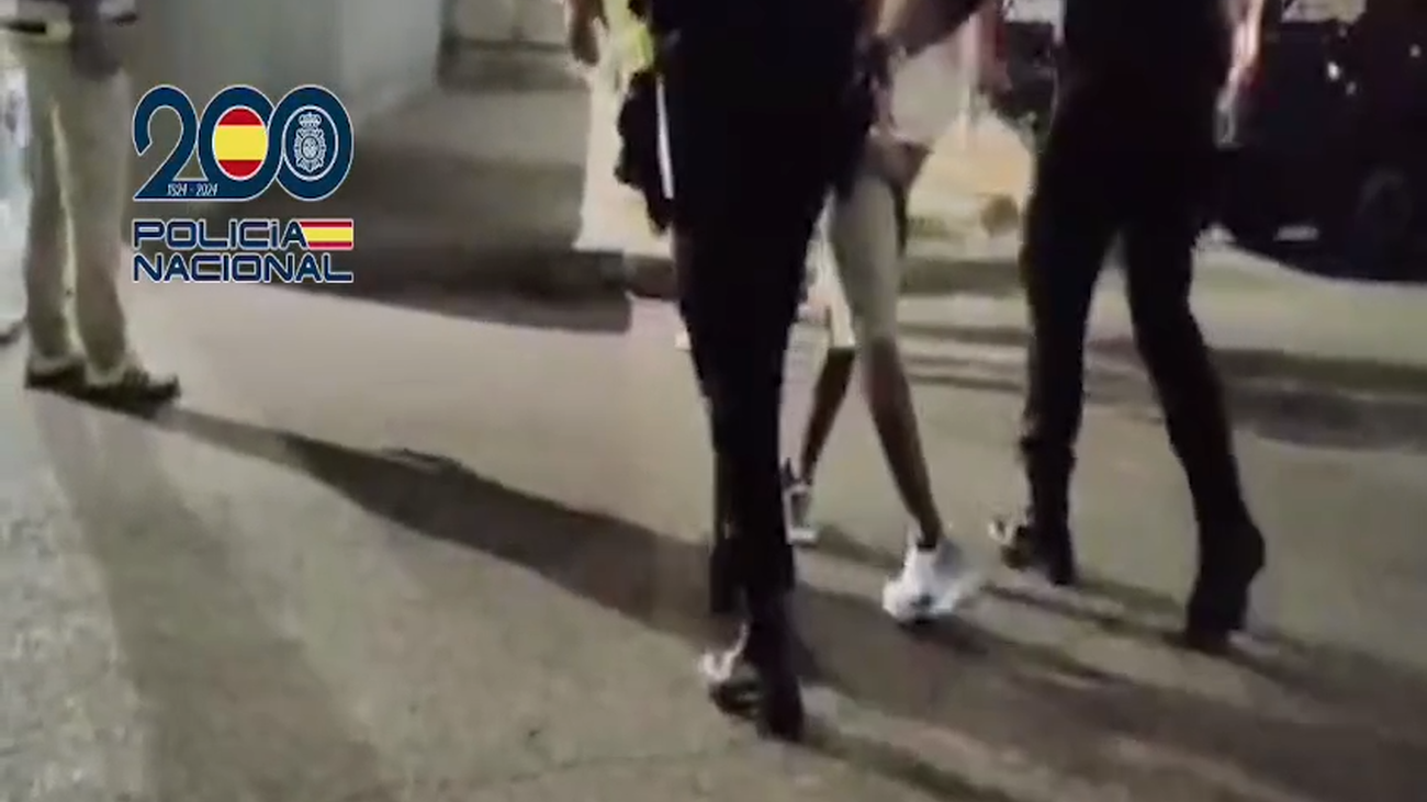 Un hombre es detenido en Madrid por insultar y agredir a dos personas por su orientación sexual en el Metro