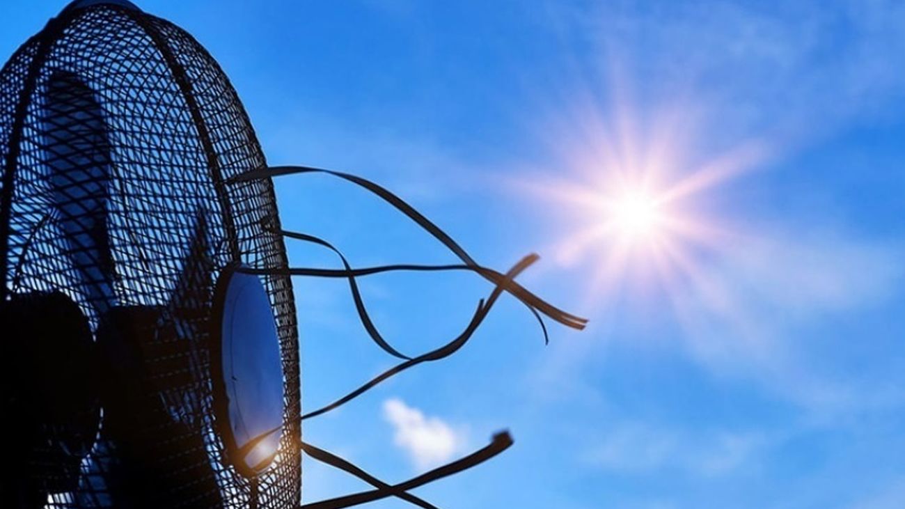 Imagen de recurso de un ventilador ante el calor del sol