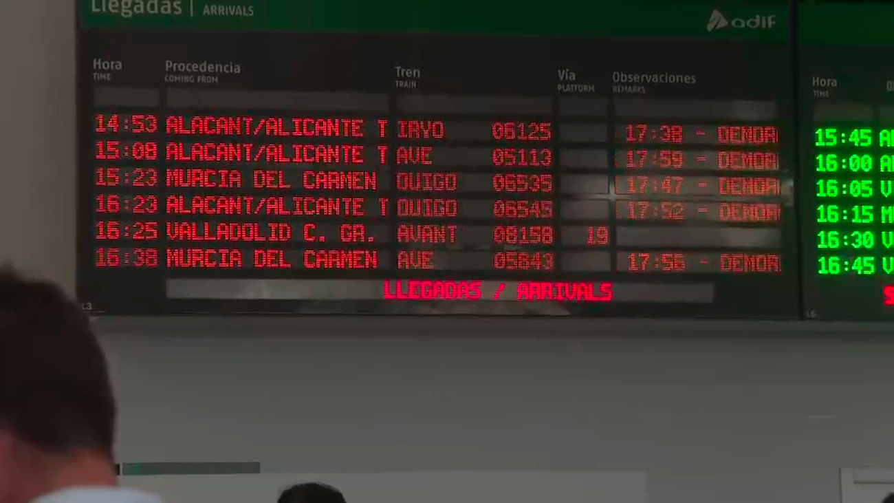 ‘Leves retrasos’ en la salida de trenes en Atocha en plena operación salida