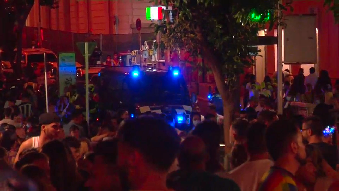 Los vecinos de Chueca denuncian ruidos, basura y orines durante las fiestas del Orgullo