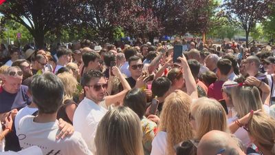 Una concentración vecinal pide el cierre del centro de inmigrantes de Alcalá de Henares