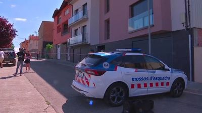 Mata a su hermano, se atrinchera con su madre en casa y dispara a los mossos antes de ser abatido en Calldetenes, Barcelona