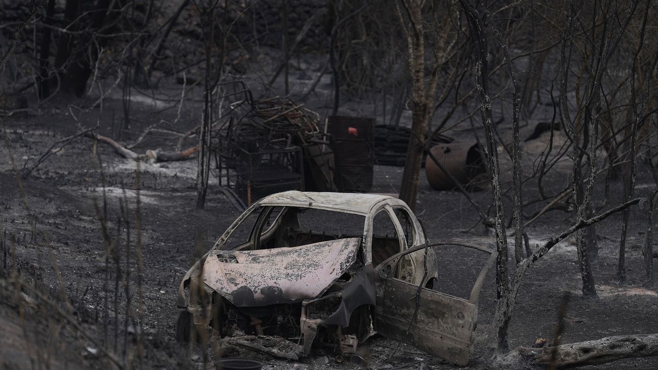 La extinción del incendio de Paüls, Tarragona, tropieza con bombas de la Guerra Civil