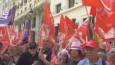Los funcionarios de Hacienda protestan frente al Ministerio para pedir al Gobierno que "cumpla lo pactado"