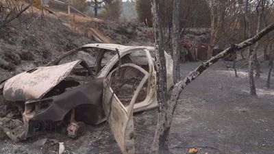 Los bomberos dan por estabilizado el incendio de Paüls (Tarragona) y se levanta el confinamiento